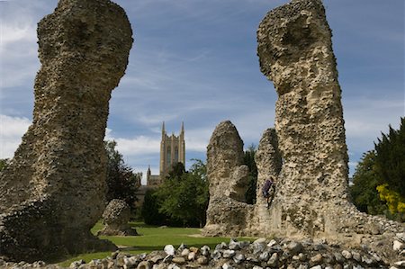 Ruins in Park by Monastery, Bury St Edmunds, Suffolk, England Stock Photo - Rights-Managed, Code: 700-01615163