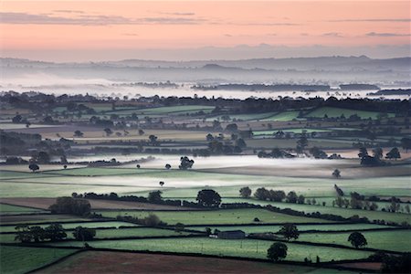 simsearch:6119-09161943,k - Morning Mist at Somerset, England Foto de stock - Con derechos protegidos, Código: 700-01633119