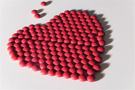 Red Pills in Shape of Heart Foto de stock - Con derechos protegidos, Código: 700-01646083