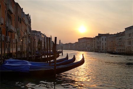 simsearch:700-01632762,k - Gondolas on Grand Canal, Venice, Italy Stock Photo - Rights-Managed, Code: 700-01694751