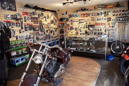 Intérieur du magasin de moto Photographie de stock - Rights-Managed, Code: 700-01694810