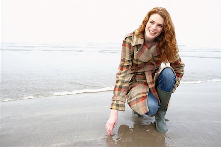 plaid - Femme sur la plage, France Photographie de stock - Rights-Managed, Code: 700-01694865