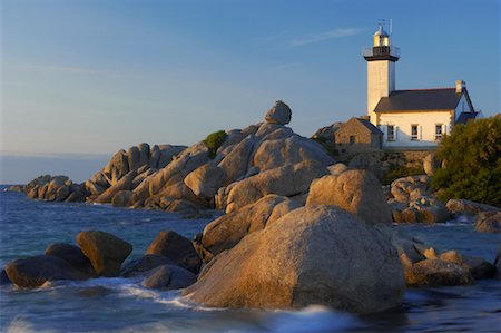 simsearch:6129-09044232,k - Lighthouse on Rocky Coast at Dusk Pointe de Pontusval, Brittany, France Stock Photo - Rights-Managed, Code: 700-01695369