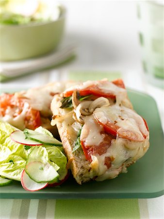 Baguette fromage, tomate et basilic Photographie de stock - Rights-Managed, Code: 700-01716271