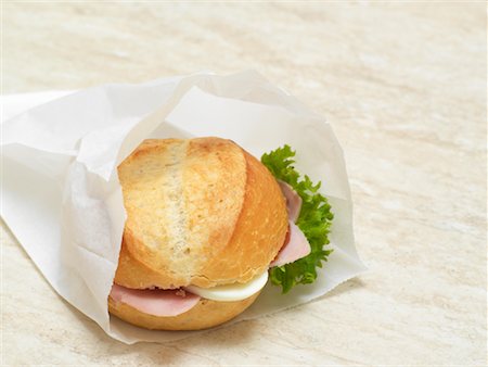 Dans le sac de papier sandwich Photographie de stock - Rights-Managed, Code: 700-01716555