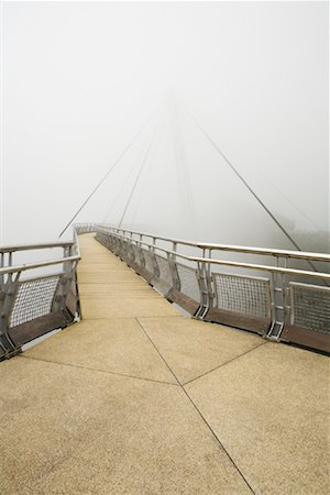 simsearch:700-01716732,k - Suspension Bridge Over Ravine in Mount Machincang, Langkawi Island, Malaysia Foto de stock - Con derechos protegidos, Código: 700-01716716