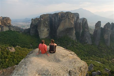 Couple au sommet de la Formation rocheuse, Meteora, Grèce Photographie de stock - Rights-Managed, Code: 700-01717742