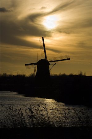 simsearch:614-06002161,k - Windmill, Kinderdijk, Netherlands Stock Photo - Rights-Managed, Code: 700-01742887