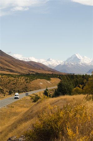 Van sur route, Alpes du Sud, Canterbury, Mackenzie, Nouvelle-Zélande Photographie de stock - Rights-Managed, Code: 700-01765150