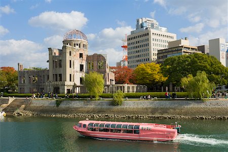 Tour Boat and Hiroshima Peace Memorial, Hiroshima, Japan Stock Photo - Rights-Managed, Code: 700-01788039