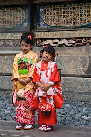 Girls in Taditional Costumes, Tosho-gu, Nikko, Japan Foto de stock - Con derechos protegidos, Código: 700-01788080