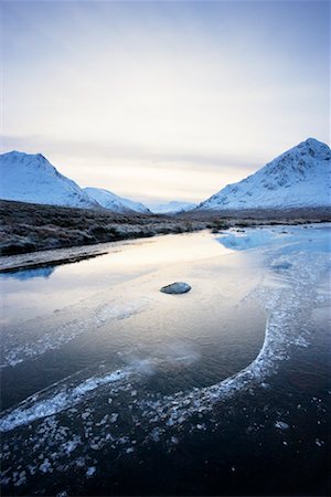 simsearch:700-01827712,k - Frozen River Glen Etive, Rannoch Moor, Écosse Photographie de stock - Rights-Managed, Code: 700-01827711