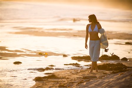 Surfer Walking on the Beach, Newport Beach, Orange County, California, USA Foto de stock - Con derechos protegidos, Código: 700-01837398