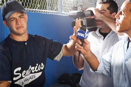 people discussing - Baseball Player évitant presse Photographie de stock - Rights-Managed, Code: 700-01838433