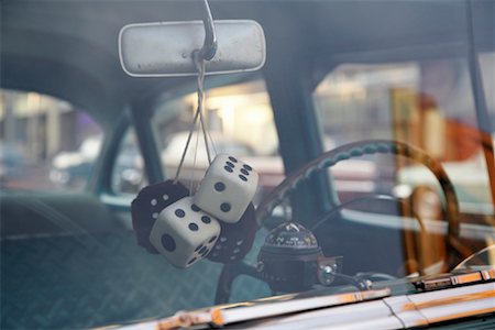 Windshield of Vintage Car Foto de stock - Con derechos protegidos, Código: 700-01879123