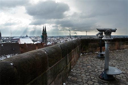 Viseurs sur Château de Nuremberg, Nuremberg, Bavière, Allemagne Photographie de stock - Rights-Managed, Code: 700-01879248