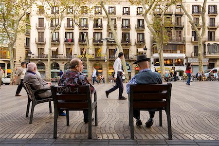 Men Sitting in La Rambla, Barcelona, Spain Foto de stock - Direito Controlado, Número: 700-01879594
