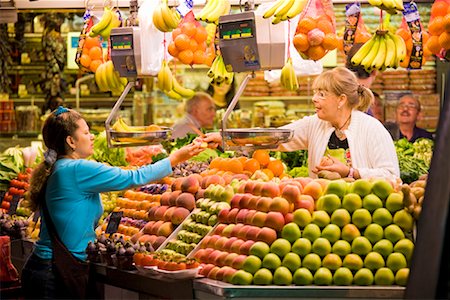 Obst Stand auf La Boqueria, Barcelona, Spanien Stockbilder - Lizenzpflichtiges, Bildnummer: 700-01879615