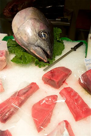 Fresh Tuna for Sale at La Boqueria, Barcelona, Spain Foto de stock - Con derechos protegidos, Código: 700-01879617