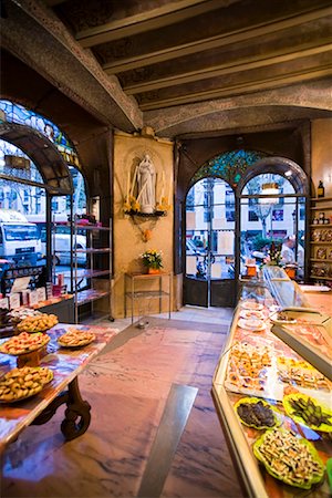 spanish cafe - Escriba Pastry Shop, Barcelona, Spain Stock Photo - Rights-Managed, Code: 700-01879656
