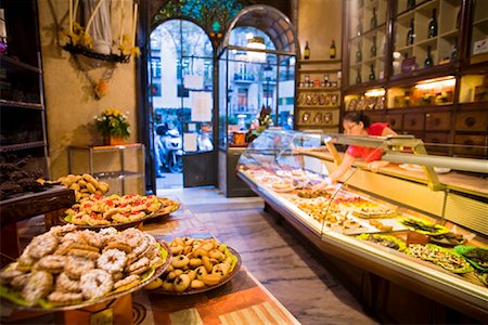 display case - Escriba Pastry Shop, Barcelona, Spain Stock Photo - Rights-Managed, Code: 700-01879657