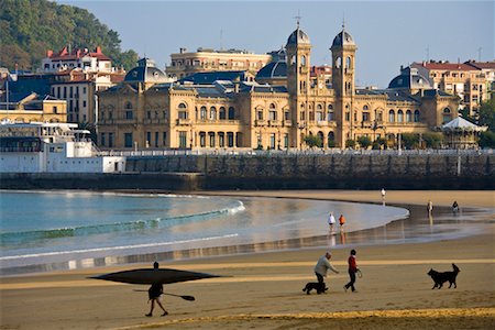 simsearch:700-06786911,k - La Concha Beach, San Sebastian, Spain Foto de stock - Con derechos protegidos, Código: 700-01879678