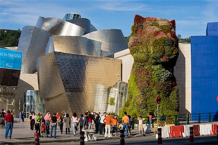 famous sculpture in museum - Puppy by Jeff Koons, Guggenheim Museum Bilbao, Bilbao, Basque Country, Spain Stock Photo - Rights-Managed, Code: 700-01879709