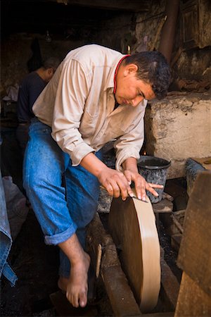 fez, morocco - Artisan Sharpening Knife, Medina of Fez, Morocco Foto de stock - Direito Controlado, Número: 700-01879914