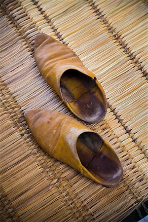 fez, morocco - Shoes on Mat Foto de stock - Direito Controlado, Número: 700-01879927