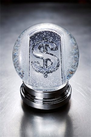 Signe de dollar dans la boule à neige Photographie de stock - Rights-Managed, Code: 700-01954745