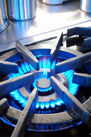 flaming cook - Close-up of Gas Stove Foto de stock - Con derechos protegidos, Código: 700-01955772