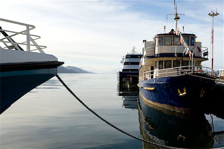 Bateaux à quai au port, Ushuaia, Patagonie, Argentine Photographie de stock - Rights-Managed, Code: 700-01953973