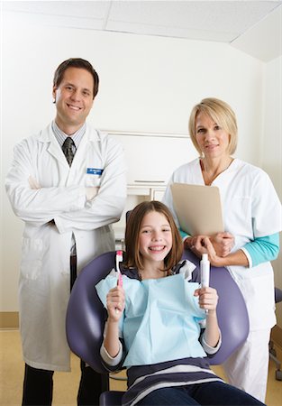 dentist bib girl - Portrait de dentiste et le Patient Photographie de stock - Rights-Managed, Code: 700-01993007