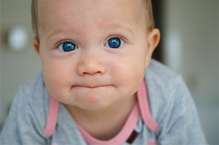 entrañable - Portrait of Baby Foto de stock - Con derechos protegidos, Código: 700-02010268