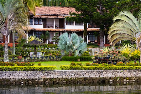 sumatra - Hôtel sur la rive du lac, lac Toba, Sumatra, Indonésie Photographie de stock - Rights-Managed, Code: 700-02046521