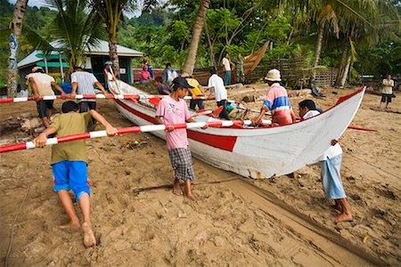 proa - People Hauling Fishing Boat, Bungus Bay, Sumatra, Indonesia Foto de stock - Con derechos protegidos, Código: 700-02046614