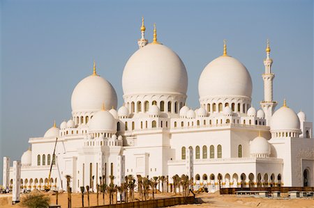 simsearch:700-03069015,k - Scheich Zayid Bin Sultan Al Nahyan Moschee, Abu Dhabi, Vereinigte Arabische Emirate Stockbilder - Lizenzpflichtiges, Bildnummer: 700-02046719