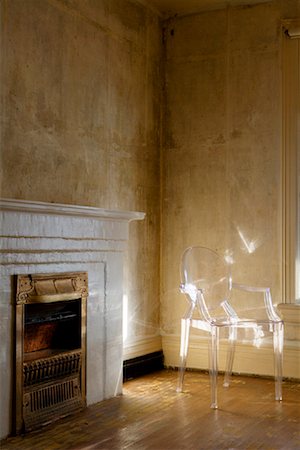restauración - Fireplace in House Undergoing Renovations Foto de stock - Con derechos protegidos, Código: 700-02056682