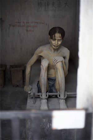 Statue de Viet Cong prisonnier de guerre, le Musée de guerre d'indépendance, Ho Chi Minh ville, Vietnam Photographie de stock - Rights-Managed, Code: 700-02063654