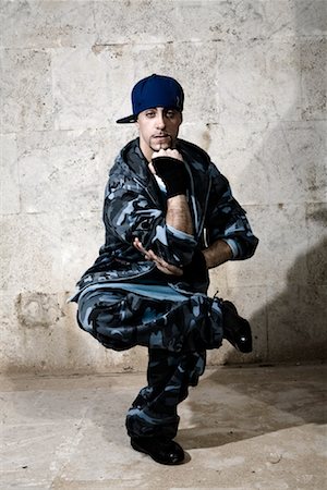 regard furieux - Hip Hop danseur posant Photographie de stock - Rights-Managed, Code: 700-02063817