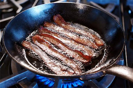 stove element - Cooking Bacon Foto de stock - Con derechos protegidos, Código: 700-02063943