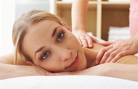 Femme recevant Massage Photographie de stock - Rights-Managed, Code: 700-02071799