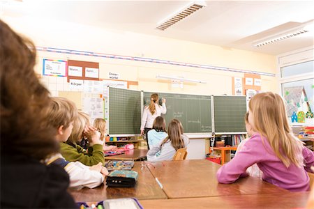 simsearch:700-02217431,k - Children in Classroom Foto de stock - Direito Controlado, Número: 700-02080286