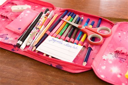 fourniture scolaire - Gros plan des fournitures scolaires Photographie de stock - Rights-Managed, Code: 700-02080292