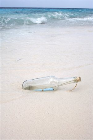 pedir ayuda - Message dans une bouteille, Karpata, Bonaire, Antilles néerlandaises Photographie de stock - Rights-Managed, Code: 700-02080404