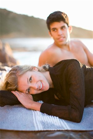simsearch:700-02080875,k - Couple sur la plage, Malaga Cove, Palos Verdes, Californie, USA Photographie de stock - Rights-Managed, Code: 700-02080857