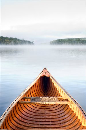 proa - Cedar Strip Canoe sur le lac de Haliburton, Ontario, Canada Photographie de stock - Rights-Managed, Code: 700-02081579