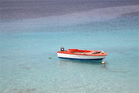 Boat Anchored in Caribbean Sea, Kralendijk, Bonaire, Netherlands Antilles Foto de stock - Con derechos protegidos, Código: 700-02082052