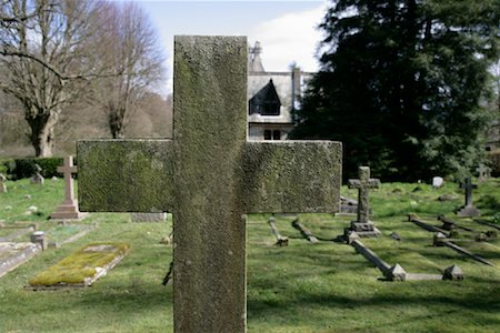 religious cross nobody - Cross in Cemetery Foto de stock - Con derechos protegidos, Código: 700-02130441