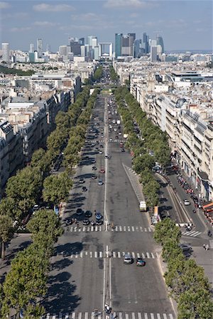 Vue d'ensemble des Champs Elysées, de l'Arc de Triomphe, Paris, France Photographie de stock - Rights-Managed, Code: 700-02200046
